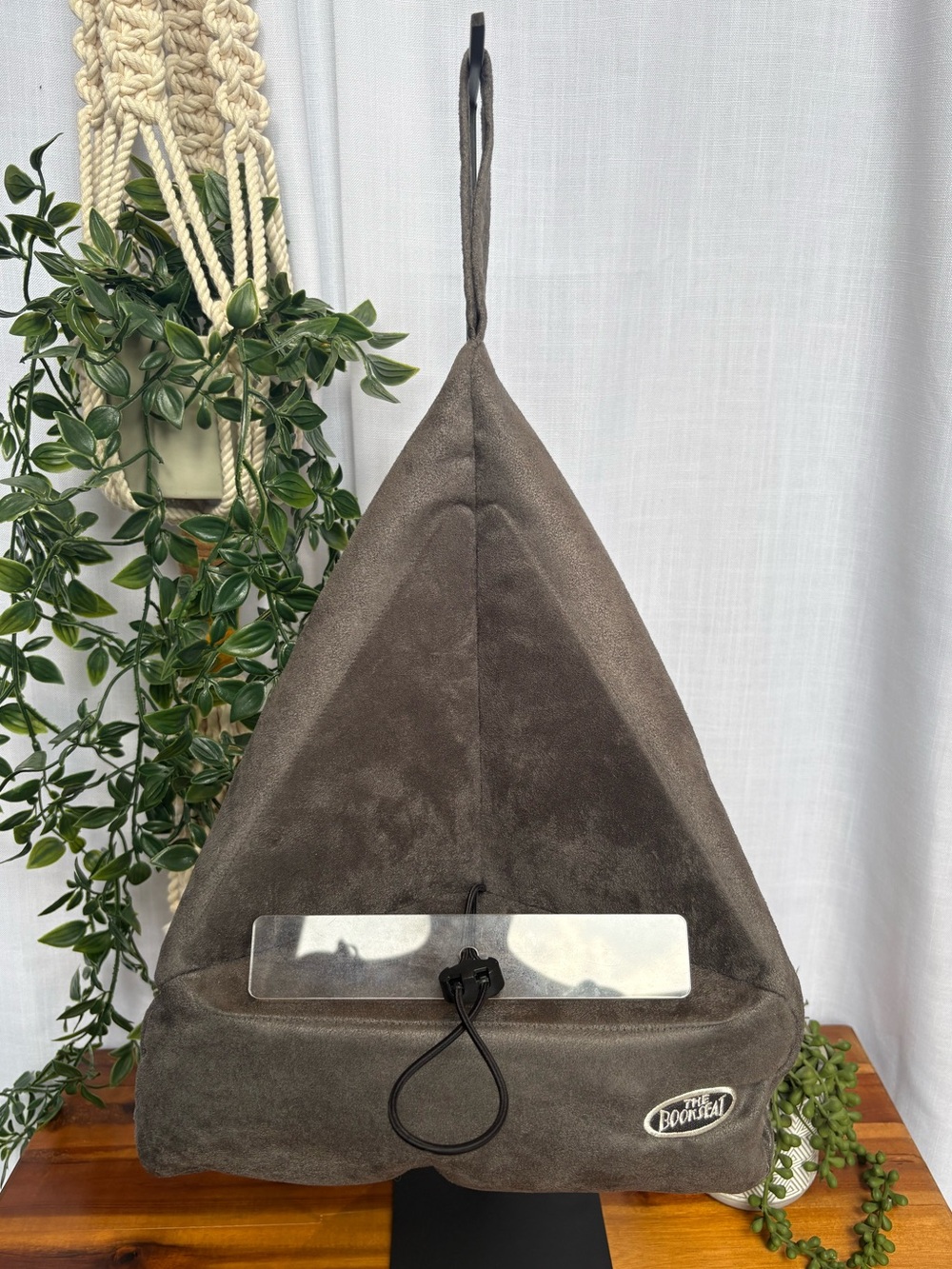 The Book Seat - hands-free reading pillow and tablet stand - Like New